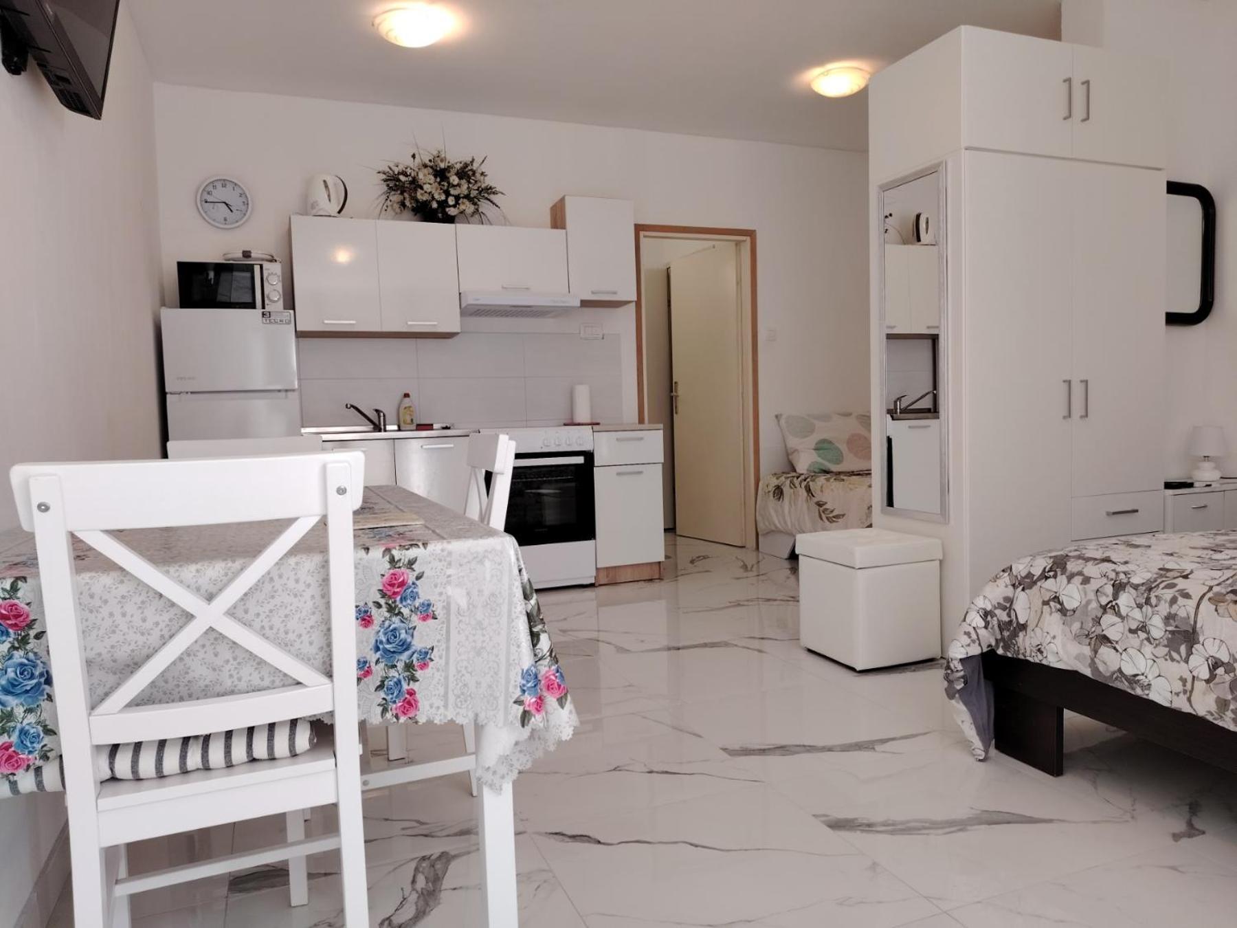 Studio-Apartman Ella Poreč Extérieur photo