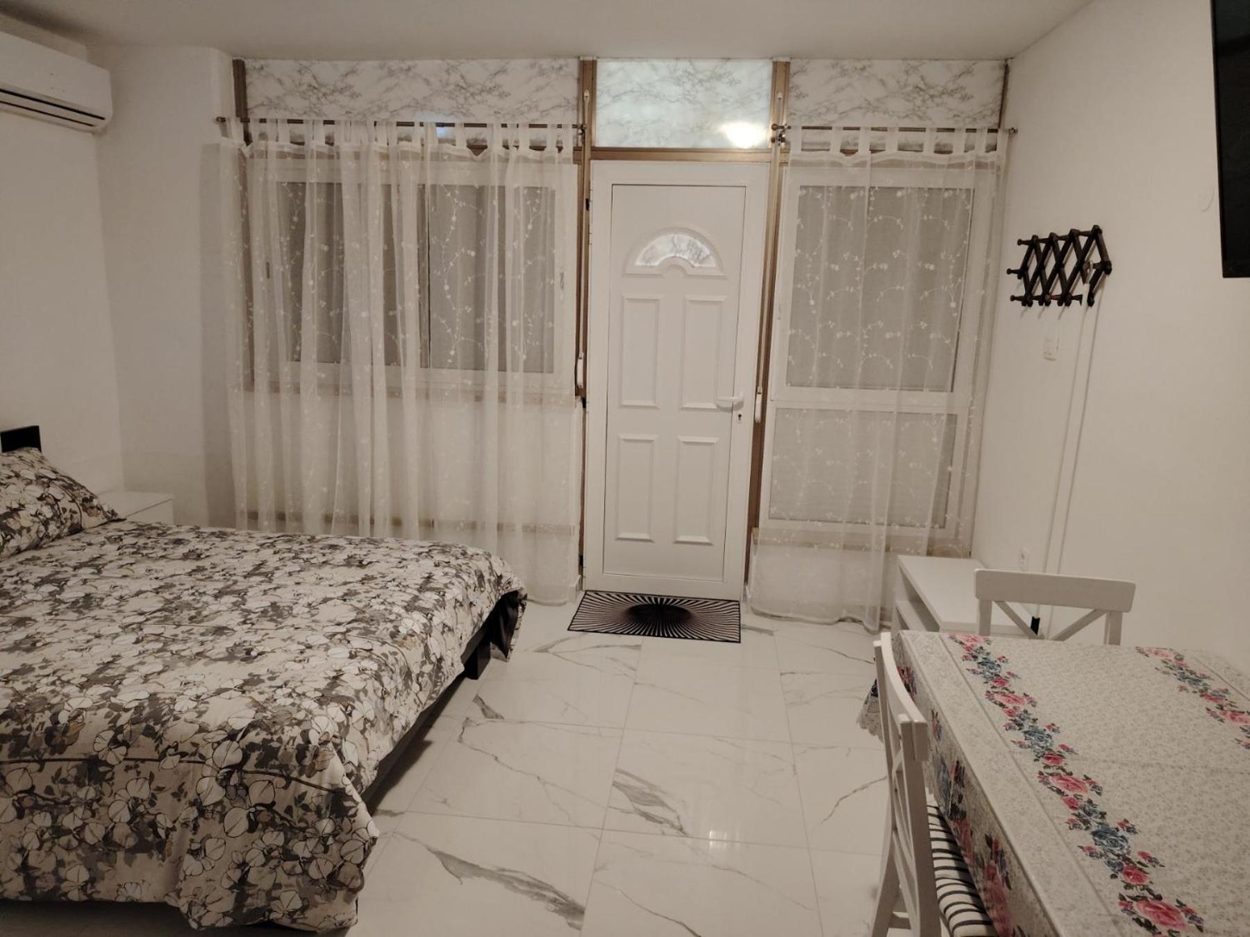 Studio-Apartman Ella Poreč Extérieur photo