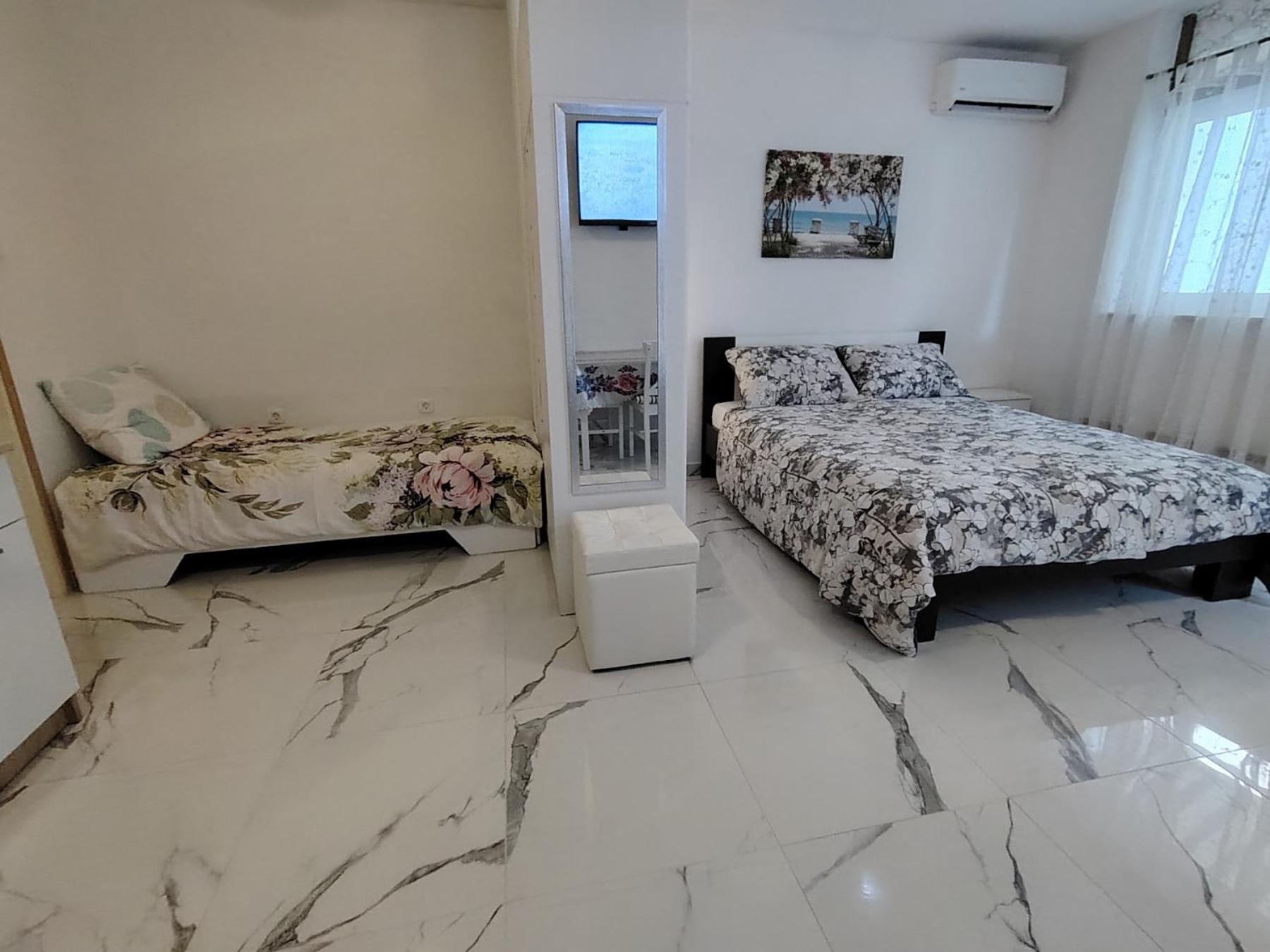 Studio-Apartman Ella Poreč Extérieur photo